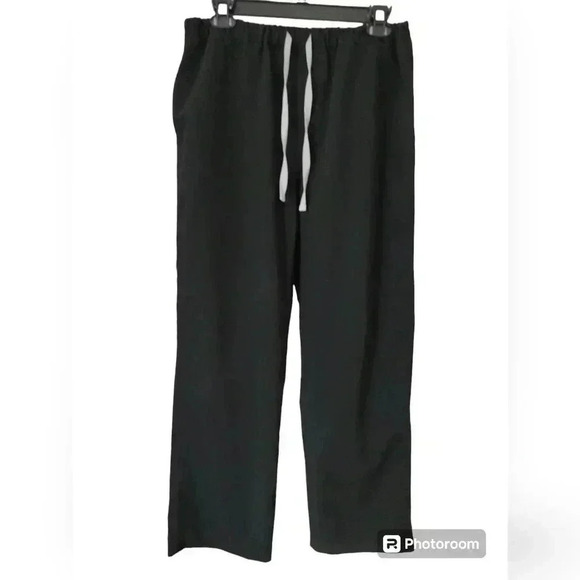 Figs men's black scrub set (large top/medium bottoms) - Picture 13 of 16